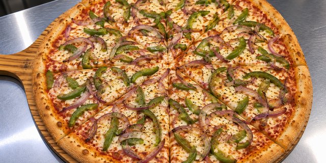 Green Pepper & Onion Pizza
