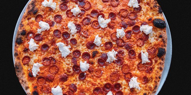 20" Vodka Pepperoni w/ Fresh Mozzarella