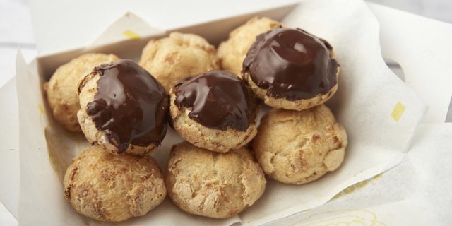 Mini Chocolate Eclair Cream Puffs