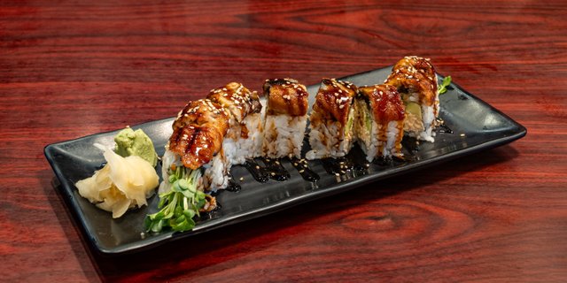 Dragon Roll Platter