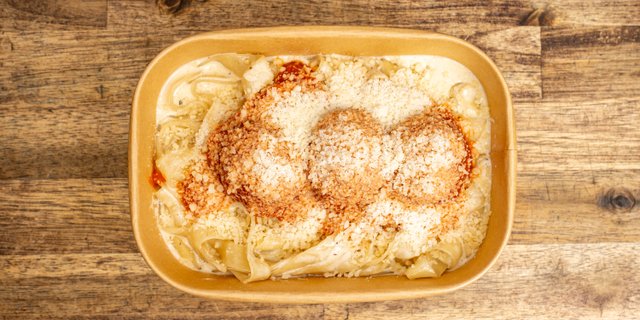 Parmesan Meatballs Fettuccine Alfredo Bowl