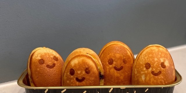 Smiley Face Egg Waffle w/ Vanilla Custard