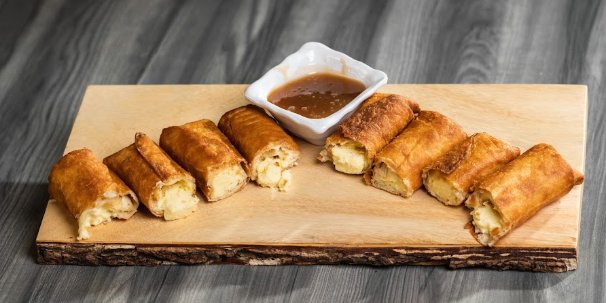 Fried Cheesecake Rolls