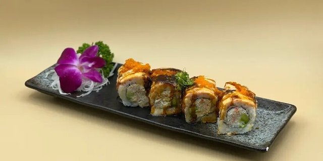 Baked Salmon Sushi Roll