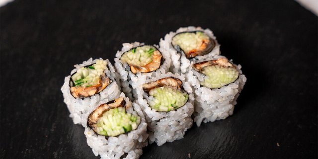 Eel Cucumber Roll