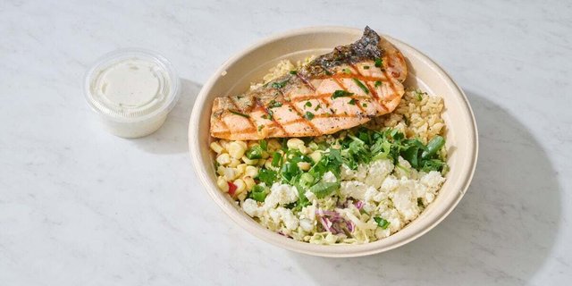 California Bowl With Grilled Salmon