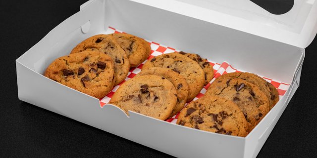 Dozen Cookies