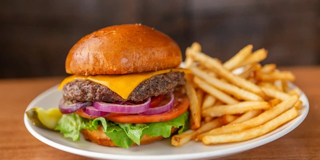 Classic Cheeseburger