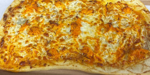 Buffalo Chicken Flatbread