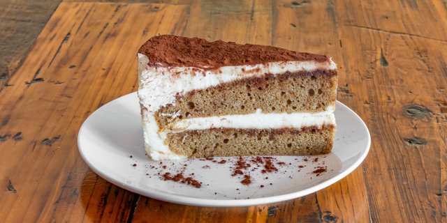 Tiramisu Cake