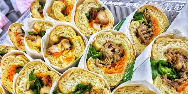 Bánh Mì Tray