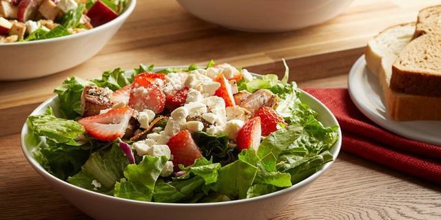 Strawberry Grilled Chicken Salad