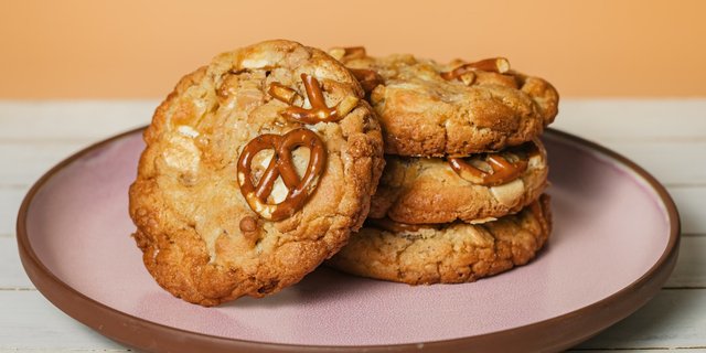 Toffee Pretzel Cookie