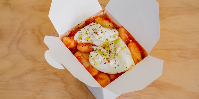 Gnocchi  Al Pomodoro w/ Burrata