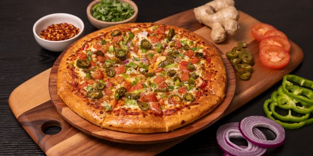 Karahi Chicken Pizza