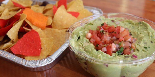 Chips & Guacamole
