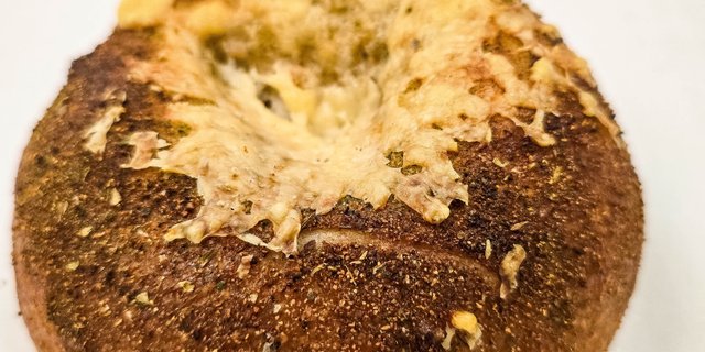 Garlic Asiago Bagel