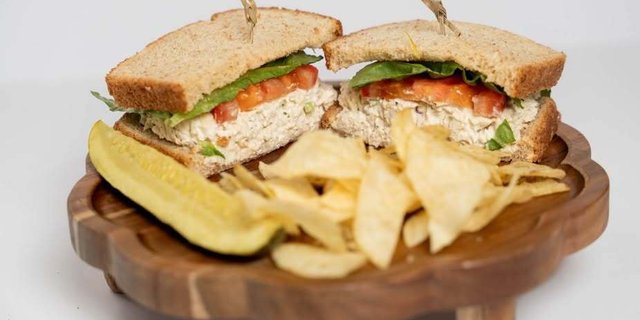 Deluxe Chicken Salad Sandwich Boxed Lunch
