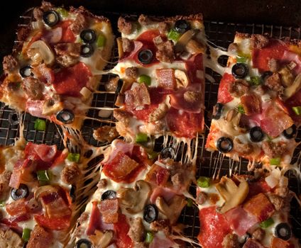Jet 10 Deep Dish Pizza