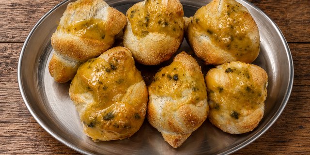 Garlic Twists
