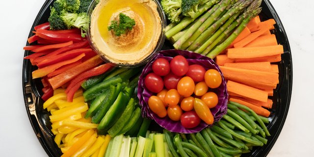 Hummus & Crudité Platter