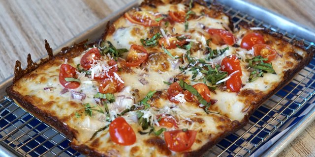Small Woodward White Pizza