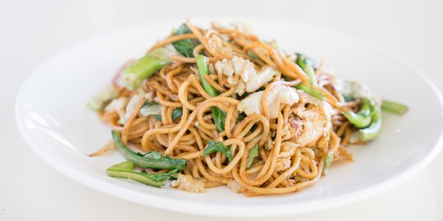Mie Tek Tek Noodles w/ Chicken