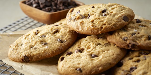 Freshly Baked Chocolate Chip Cookies