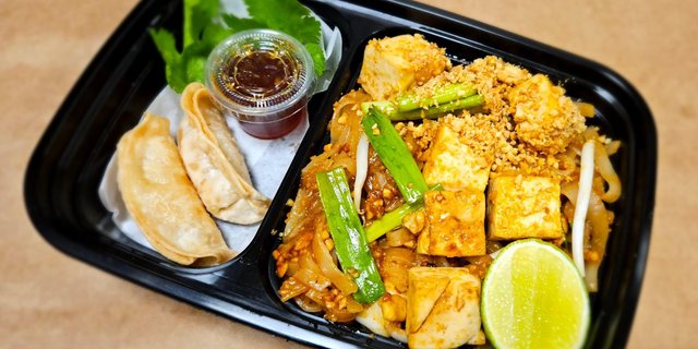 Gluten-Free Pad Thai Noodles Boxed Lunch