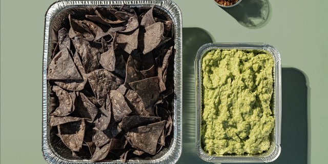Guacamole & Chips Tray