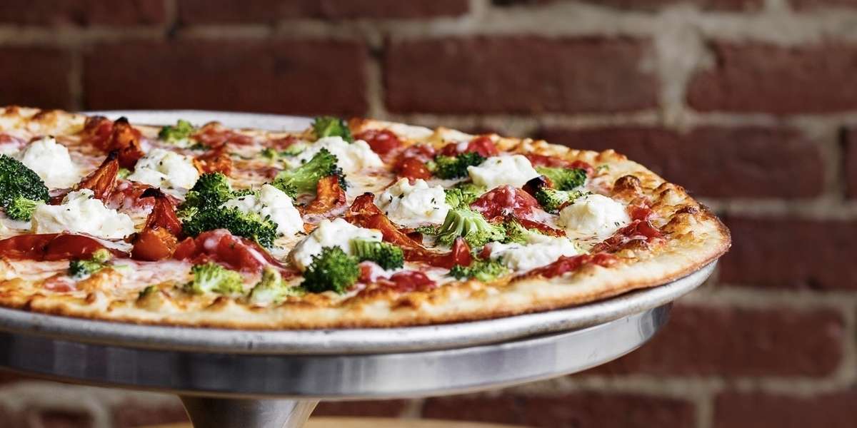 Sweet Tomatoes Pizza