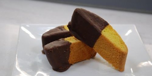 1/2 Chocolate Dipped Biscotti
