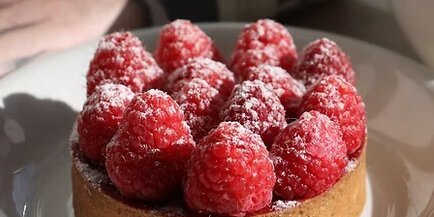 Raspberry Almond tartelette