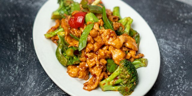 Chicken & Vegetables w/ Garlic Sauce
