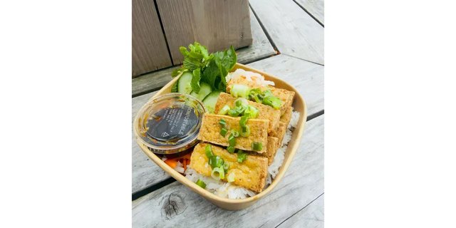Banh Hoi Bowl