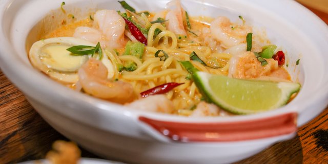 Red Curry Ramen Noodles