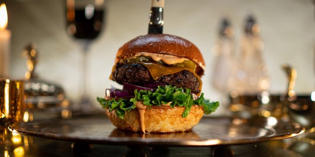 Signature Burger Boxed Lunch