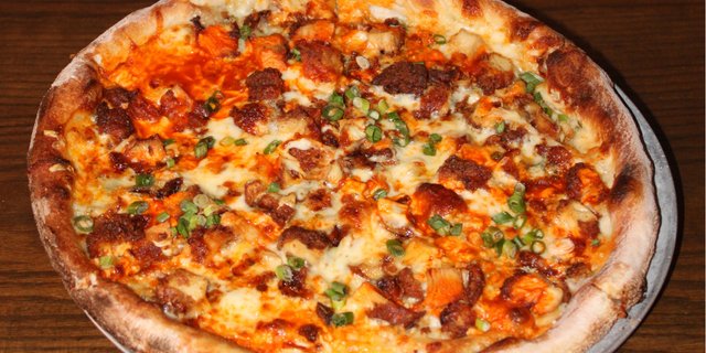 Truffalo Chicken Pizza