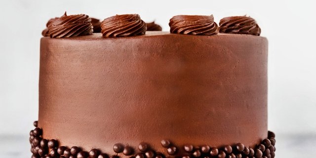 16" Chocolate Mousse Cake