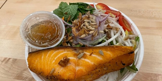 Grilled Atlantic Salmon Bun