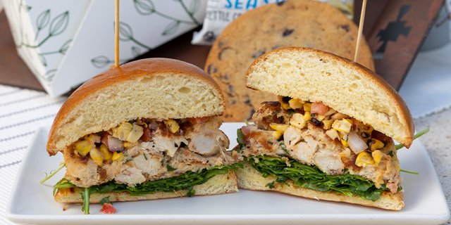 Crabcake Sandwich Boxed Lunch