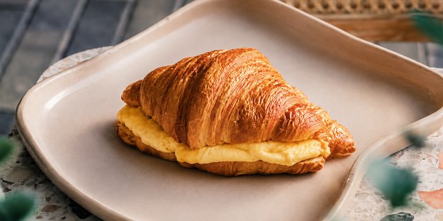 Egg Croissant Tray
