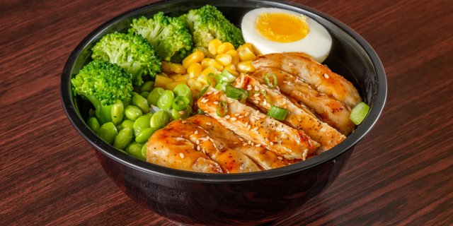 Grilled Chicken Poke Bowl