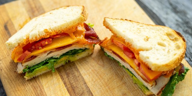 Laurie's Grilled BLTT Sandwich