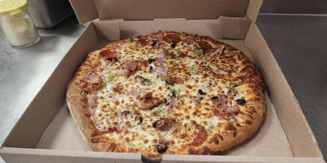 Manny's Supreme Pizza