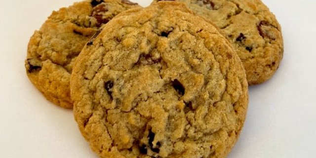 Vegan Chocolate Chip Cookie