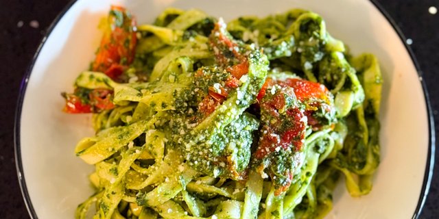 Pesto Fettuccine Platter