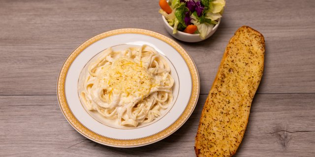 Fettuccine Alfredo