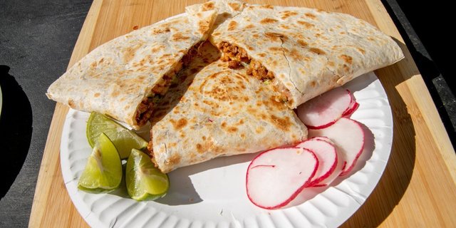 Quesadilla Con Carne
