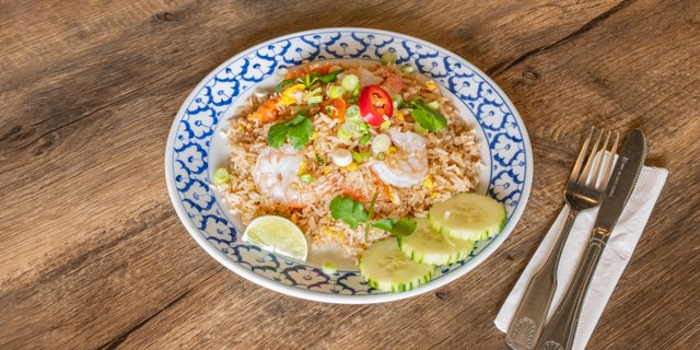 Pineapple Fried Rice w/ Shrimps
